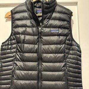 NWOT Women’s Patagonia Lightweight Vest, Size Large.